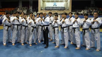 Reda Manthovani Raih Gelar Kehormatan Grand Master dari Markas Taekwondo Dunia