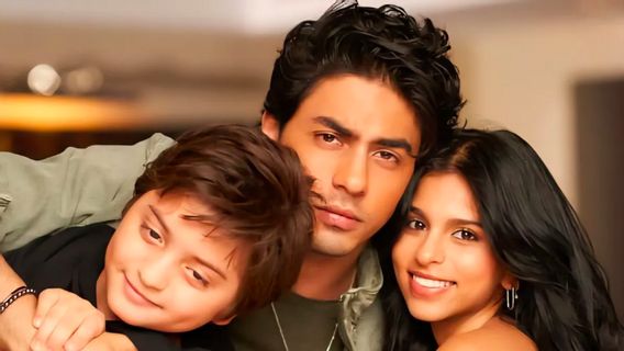 الابن الأكبر شاه روخ خان أول مخرج من خلال المسلسل الكوميدي Netflix