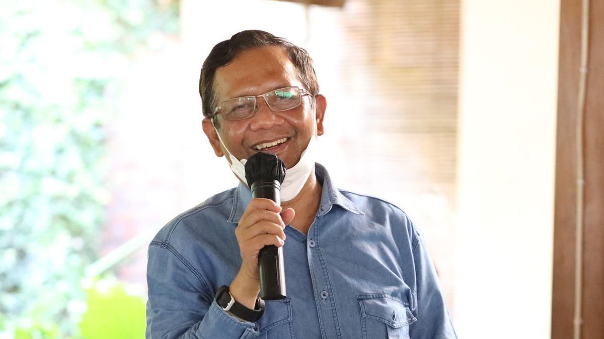 Menko Mahfud Meradang, Sebut Legislator Demokrat Benny Harman <i>Ngawur</i> Soal Pasal Penghinaan Presiden