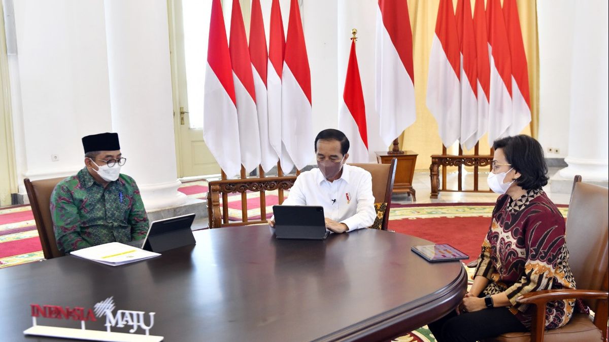 Pursuing Tax Target Of IDR 1,265 Trillion, Sri Mulyani Accompanies President Jokowi In Reporting Annual SPT