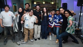 in dans Cipete Episode 18 Si Panggung Meha, Orchidaria, William Sihombing et Daniel Abraham travaillent