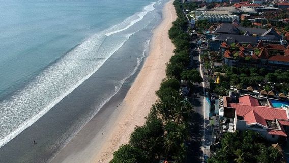 Kemenparekraf Hands Over The Revitalization Of Kuta Beach Toilets In Bali