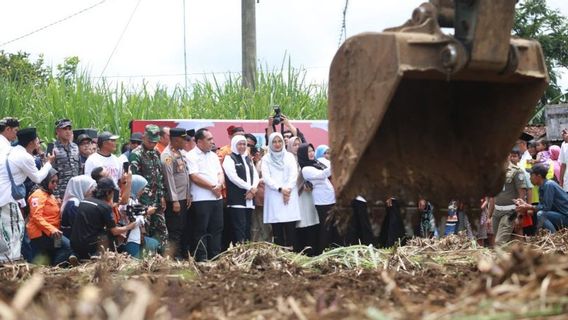 Khofifah Targets The Residential Development Of Banyuwangi Flood Victims To Be Completed In 3 Months