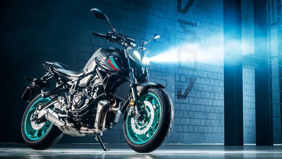The Following Is The Comparison Between The Central MT-07 Yamaha And The Honda CB650R