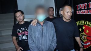 Pengendara Motor Arogan yang Pecahkan Kaca Mobil di Cengkareng Tak Berkutik saat Ditangkap Polisi