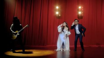 Ada Gimik Slash dalam Kolaborasi Andre Taulany dan Ayu Ting Ting di Cover Lagu Nurlela