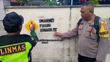 Police Remove 50 Hydra Drug Network Codes On North Kuta Walls