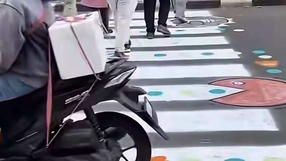 فيرال ورجال الأعمال يجعلون زنجبيل كروس 