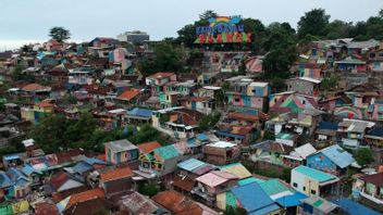 BPS 中爪哇省贫困人口记录,一年内下降337.64万人