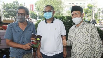 Rocky Gerung Rencontre Akhyar Nasution : Les Dynasties Politiques S’aggravent, Les Habitants De Medan Ont Du Bon Sens