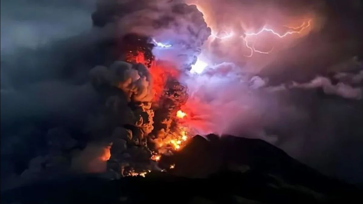 استخدم KN Bima Sena ، تم إجلاء 109 من سكان سيتارو ضحايا ثوران بركان جبل الفضاء إلى شمال ميناهاسا