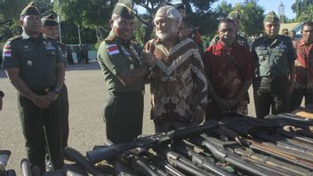 Les 235 armes à feu confisquées par le conflit timor-est par l'armée