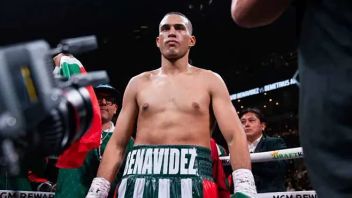 在击败Zurdo Ramirez后，大卫·贝纳维德斯挑战了Canelo Alvarez和Dmitry Buvol