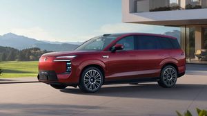 SUV Mewah Enam Kursi Denza N8L Resmi Meluncur dengan Akselerasi Sekelas Mobil Sport