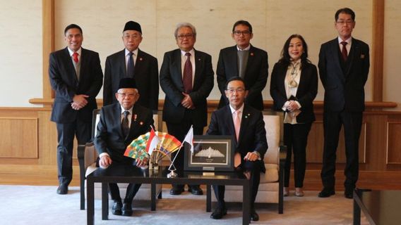 副总统会见京都知事讨论在日本保护印尼公民的问题