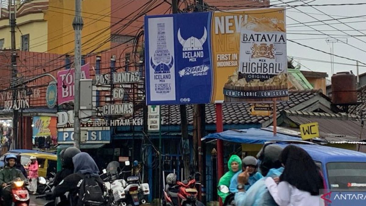 Cianjur Itu مدينة سانتري ، الوصي هيرمان سوهرمان منع وضع لوحات ميراس الإعلانية في الأماكن العامة