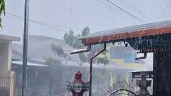 On January 16-18, BMKG Calls The Potential Rainfall Accompanied By Lightning And Winds Occurring In A Number Of Areas Of NTT