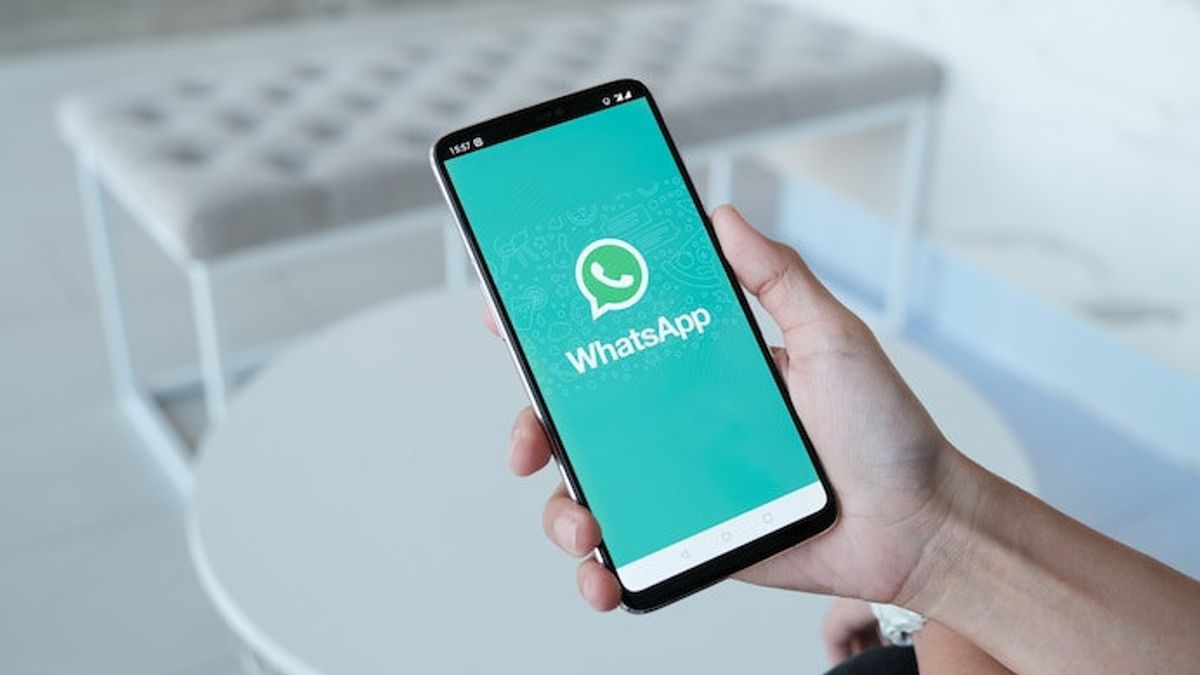 WhatsApp Will Give Updates To Add Information Before Sending Documents