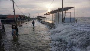 Banjir Rob Ancam Jawa Timur, BMKG: Hingga 25 Mei 2022