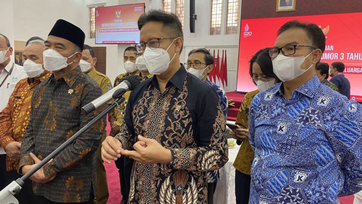 保健大臣:インドネシアのCOVID-19がWHOの安全なレベルにあるにもかかわらず、マスクを着用することに戻る