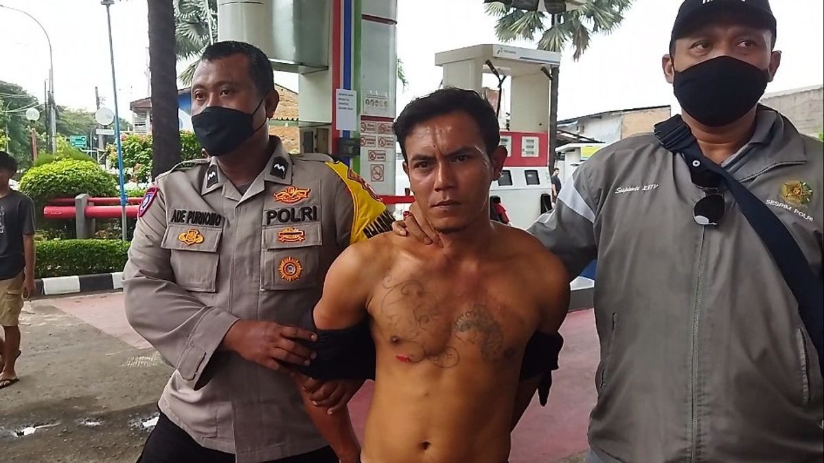 法官在Cipinang Muara地区高中生的Jambret手机后被暴徒审判