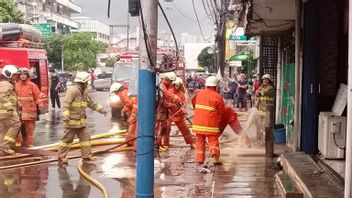 Fire Bursts From Underground Gas Pipeline In Mangga Besar, Officials Say There Is A Leak