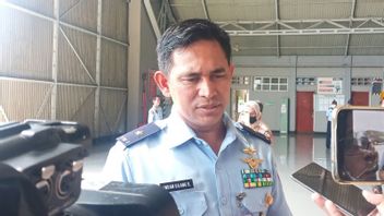 8 Pesawat Tempur F-16 Milik TNI AU Lakukan Demo Udara Peringati HUT Ke-77 TNI