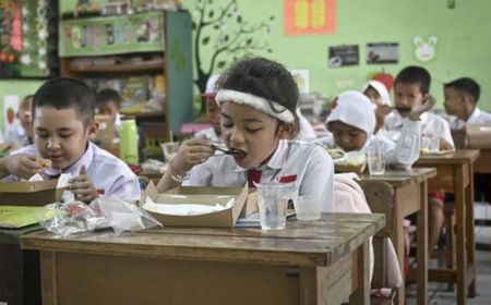 Badan Gizi: Program Makan Bergizi Gratis Jangkau 82,9 Juta Penerima dari Anak Sekolah Sampai Ibu Hamil