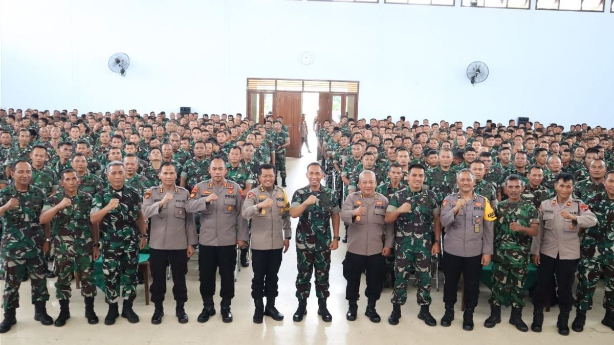 La synergie TNI-Polri pour sécuriser les élections de 2024 à Surakarta