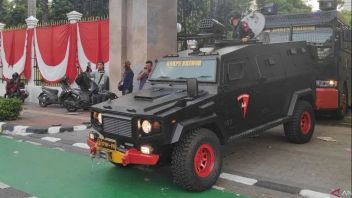 運転手のオジョル・テウサスがランティス・ブリンボブにかれ、国家警察が透明な取り扱いを保証