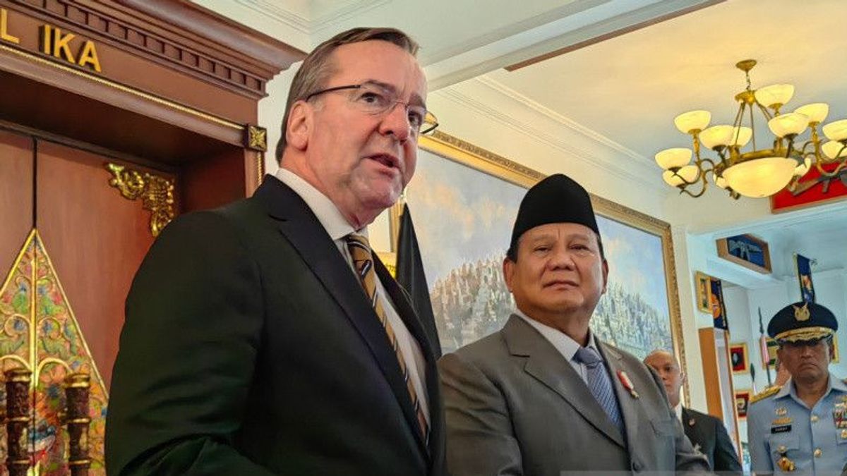 German Defense Minister Offers Indonesia To Hold Joint Military Exercises