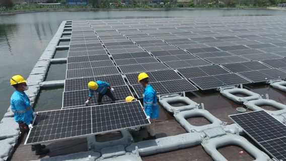 Terbesar di Indonesia, PLN Operasikan PLTS Terapung Berkapasitas 561 KWp