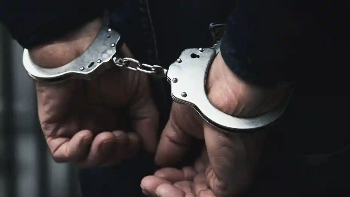 القبض على عضو عصابة BSDCity مرتكب خلط الأوراق في بوندوك آرين في منزله أثناء نومه