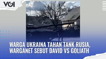 VIDEO: Warga Ukraina Tahan Tank Rusia, Warganet Sebut David vs Goliath