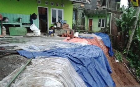 Longsor Terjang 2 Kampung di Kabandungan Sukabumi 