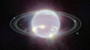 Teleskop James Webb Tangkap Gambar Menakjubkan dari Neptunus