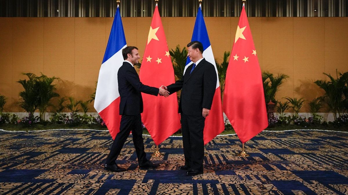 中国を訪問し、マクロン大統領は習近平にウクライナの平和のためにロシアと交渉するよう要請する