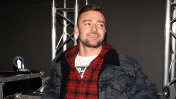 贾斯汀·蒂默拉克(Justin Timberlake)在周六晚上现场直播中宣誓就职。