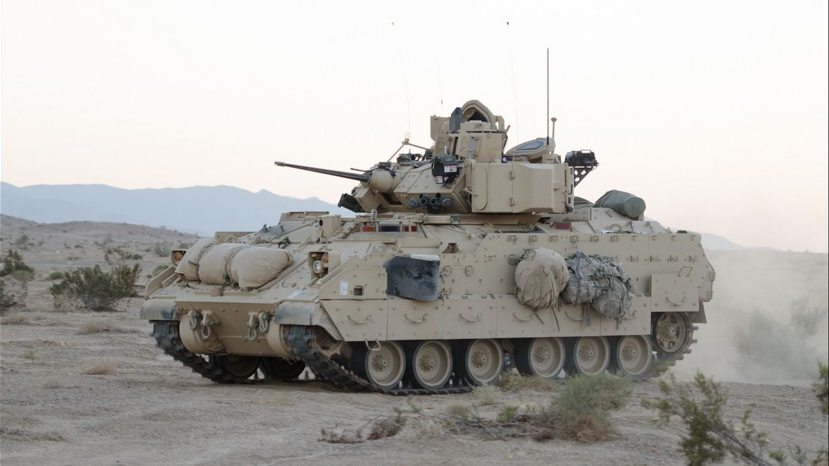 法国发送 AMX-10 RC，拜登总统考虑交付布拉德利战车