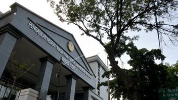 PT Diratama Jaya董事被指控腐败AW 101直升机被判处10年徒刑并支付172.2亿印尼盾的替代资金