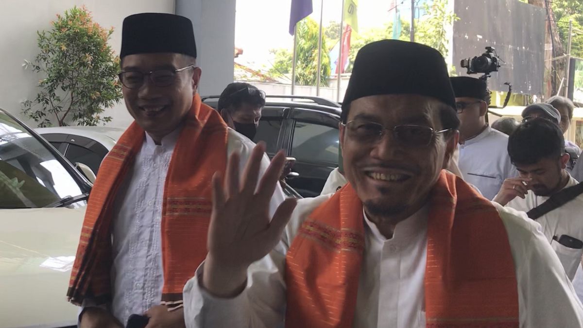 Prêt à vous inscrire au KPU Jakarta, Ridwan Kamil-Suswono Compact Pearl Oranye