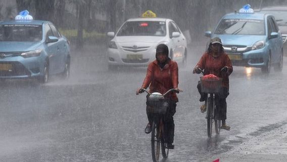 الطقس 22 أبريل ، معظم جاكرتا تمطر بعد ظهر الاثنين