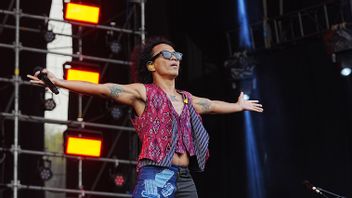 كسر ، تعاون Slank و Sal Priadi في Pestapora 2025
