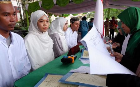 Akses Kantor Pencatatan Jauh, 78 Pasangan Nikah Massal di Kantor Wali Kota Jayapura