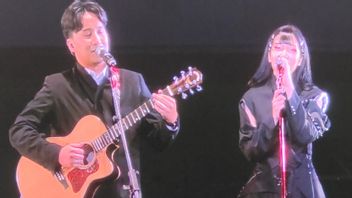 Isyana Sarasvati Duet With Her Husband At The Lost In Harmony Concert