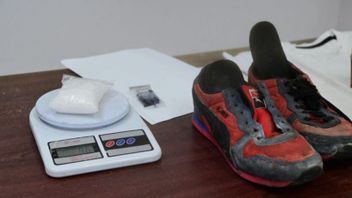 雅加达目的地包含96克甲基苯丙胺的鞋子货物在北干巴鲁机场固定