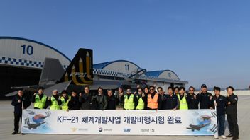 南韩完成国产KF-21战斗机试飞