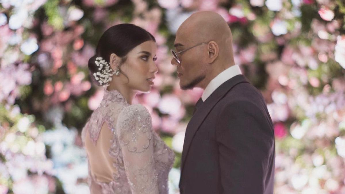 Suspended Animation Before Marriage, Deddy Corbuzier: I See My Own Body