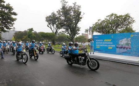 Dukung Energi Bersih di 2060, Jajaran PLN Konvoi Motor Listrik di Yogyakarta