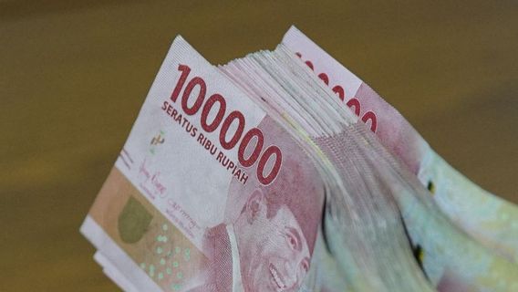 صباح الأربعاء روبية ضعفت قليلا بمقدار 5 نقاط إلى Rp14,455 لكل دولار أمريكي